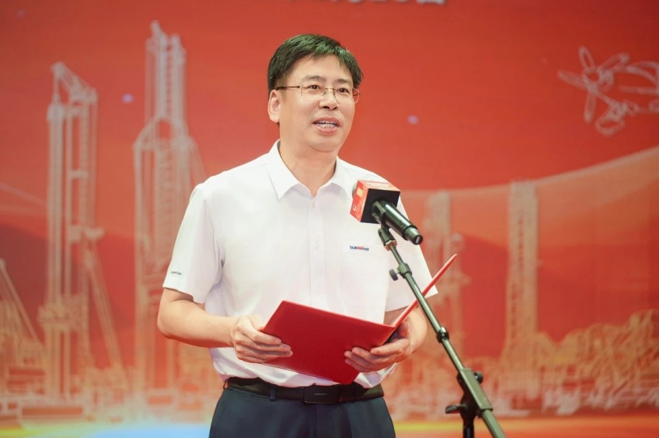 聚力前行！庆祝银河集团9873cm智能成立26周年赞美大会隆沉召开