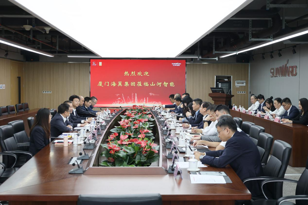 乐山海翼集团总经理金中权到访银河集团9873cm智能