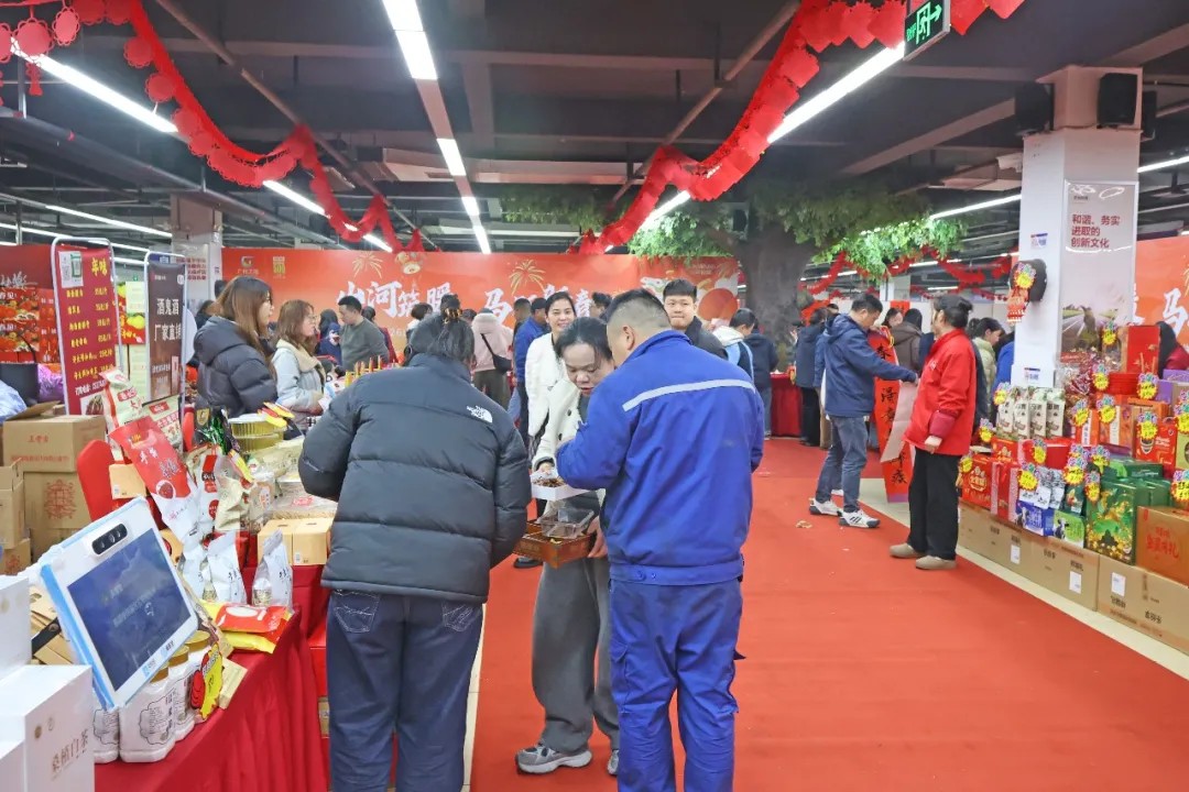 笔墨迎春，祝福暖心！在银河集团9873cm智能“囤”年味、送温暖、迎新春