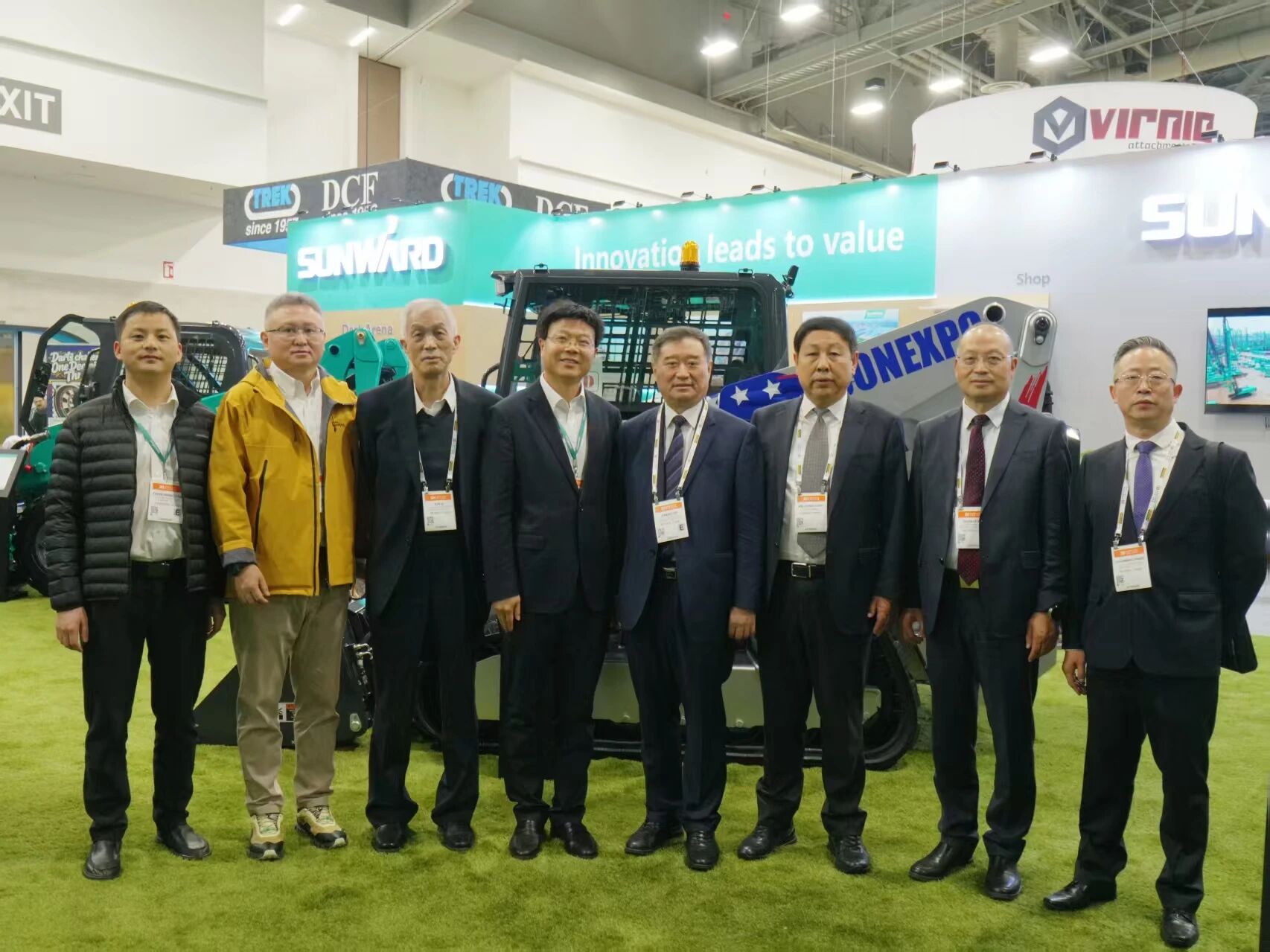 2026美国拉展 | 中国工程机械工业协会会长苏子孟一行到访银河集团9873cm智能展位