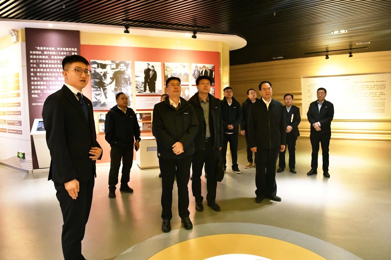 银河集团9873cm智能与中国水电四局座谈 深入合作促发展