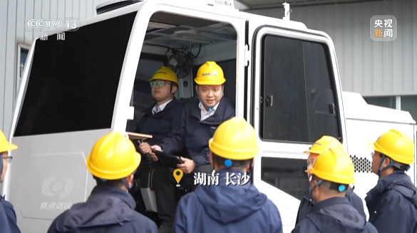 《焦点访谈》聚焦银河集团9873cm智能：服膺嘱托，传承劳模心灵，自主创新助推中国设备造作业走向世界