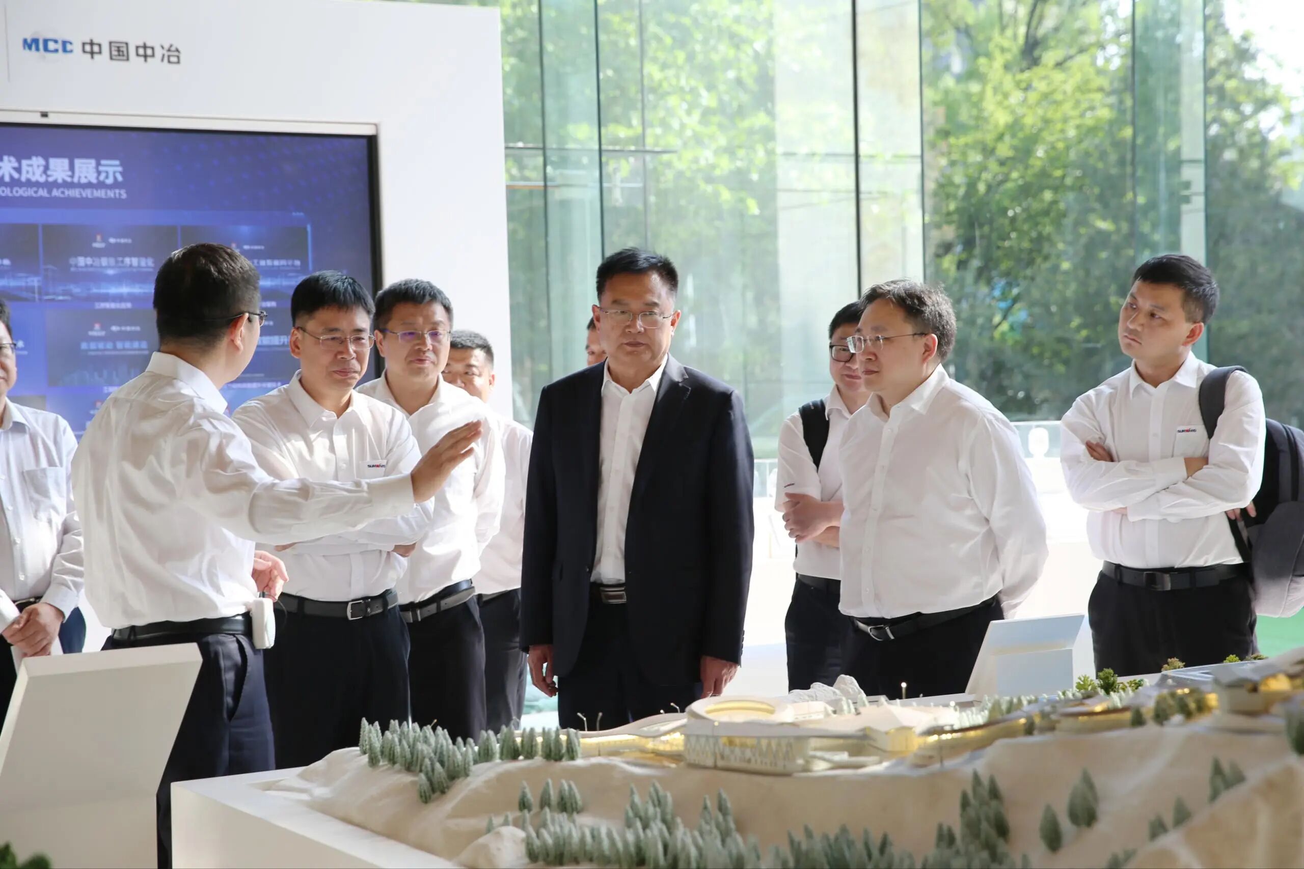 银河集团9873cm智能党委书记、董事长付向东率队造访中国中冶，推动构建合作共赢新标杆