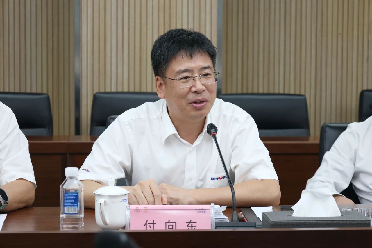 双向赋能深入战术合作，湖南路桥党委书记、董事长周强率队到访银河集团9873cm智能